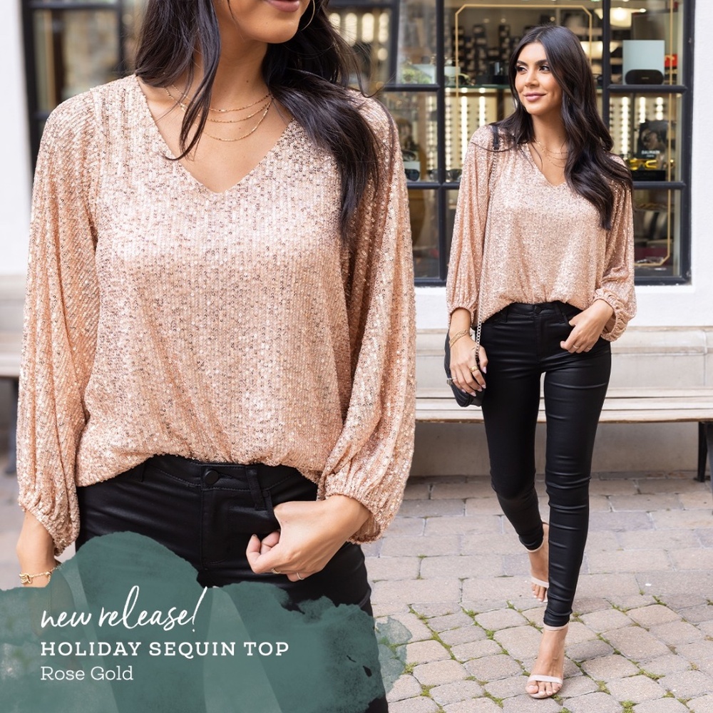 Grace & Lace Holiday Sequin Top / L